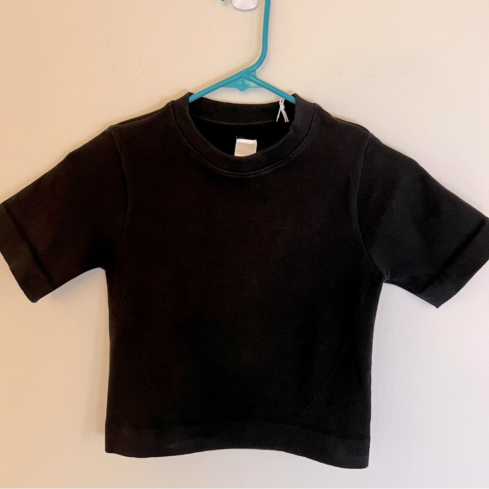 NWT Everlane fitted black Crop Tshirt - Size XS/S